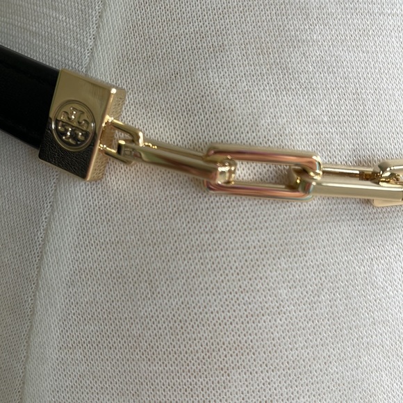 Tory Burch Black Robinson Chain and Leather belt size small - Picture 4 of 7